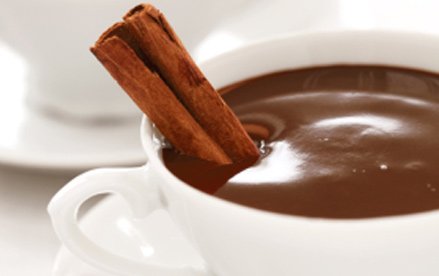 Fake News – La cioccolata calda aiuta a fare meglio i calcoli?